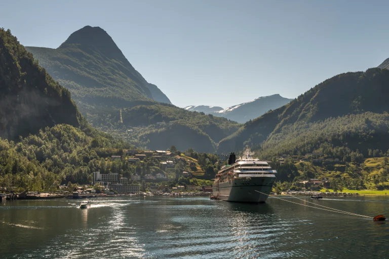 cruise-ship-on-geirangerfjord-in-norway-2025-03-11-23-28-42-utc