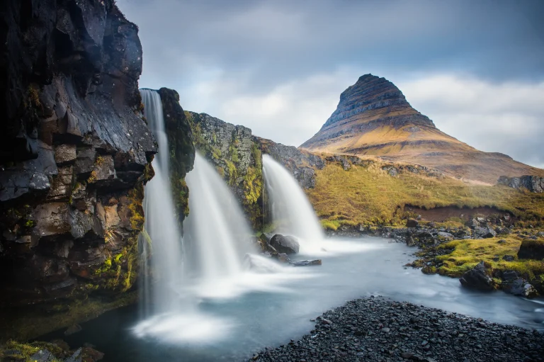 waterfall-between-lands-of-valley-2025-04-04-14-23-51-utc