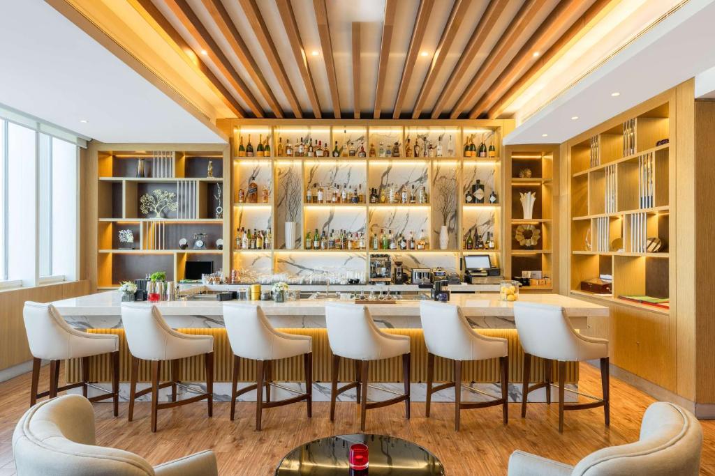 V Hotel Dubai, by Hilton - Image 6