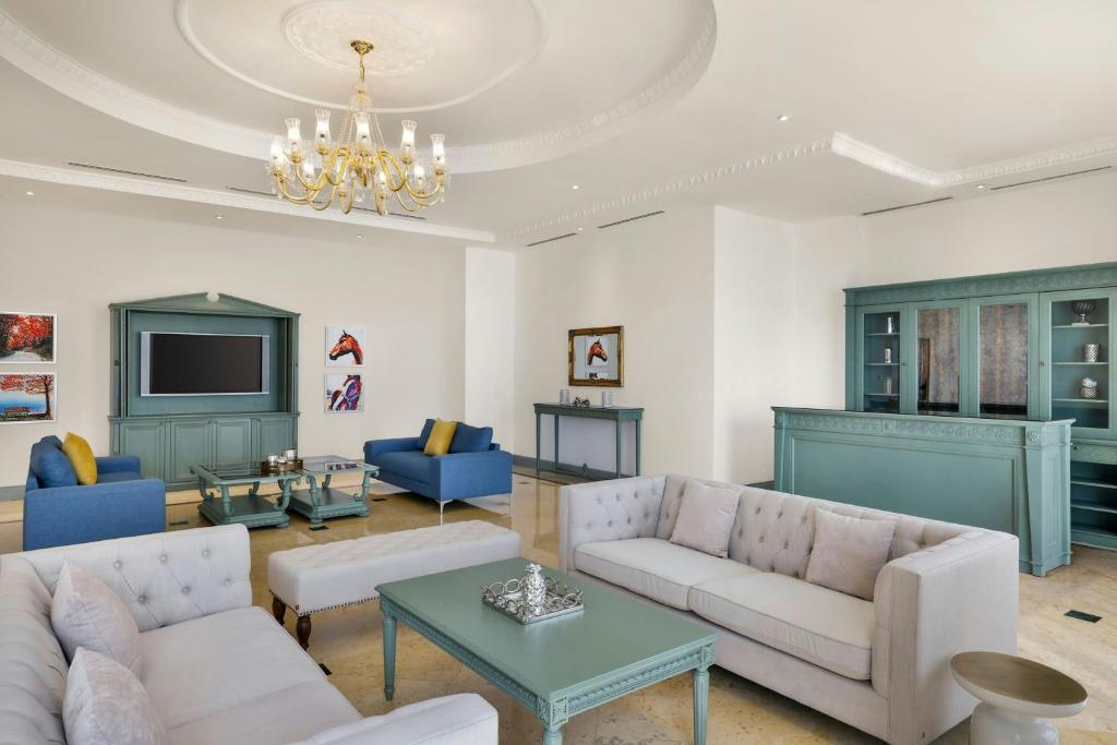 Habtoor Grand Resort Junior Suite Tower One Bedroom - Image 16