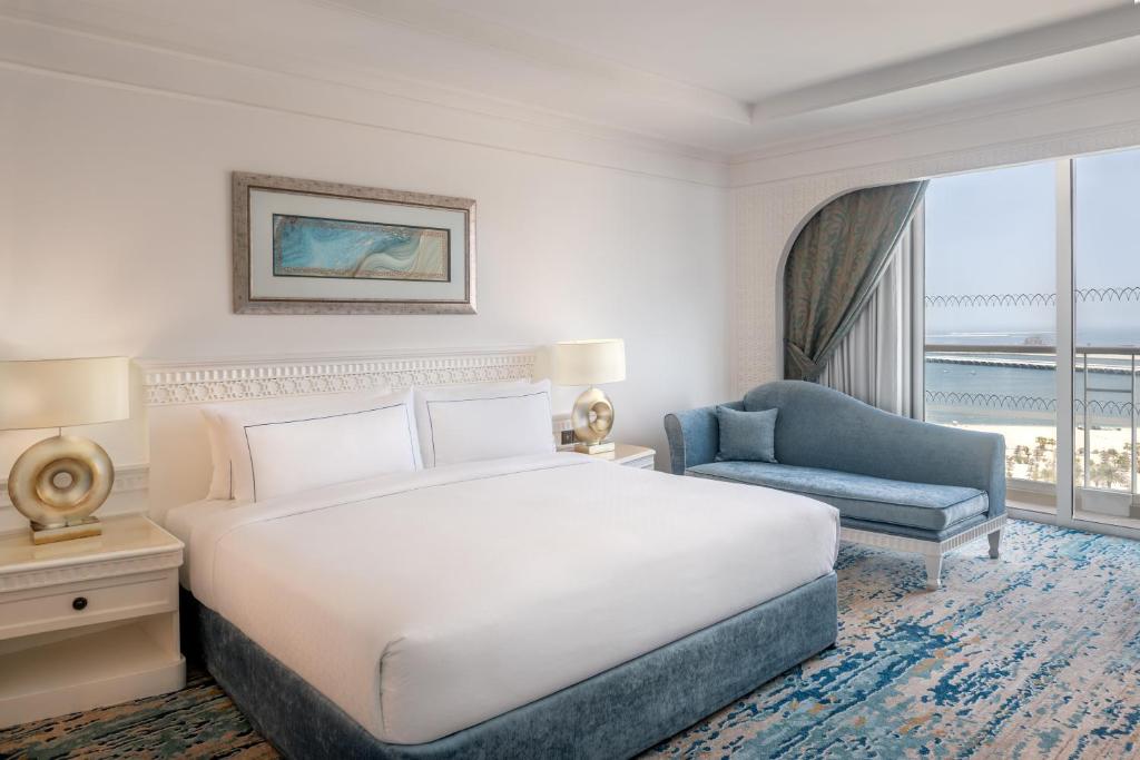 Habtoor Grand Resort Junior Suite Tower One Bedroom - Image 14